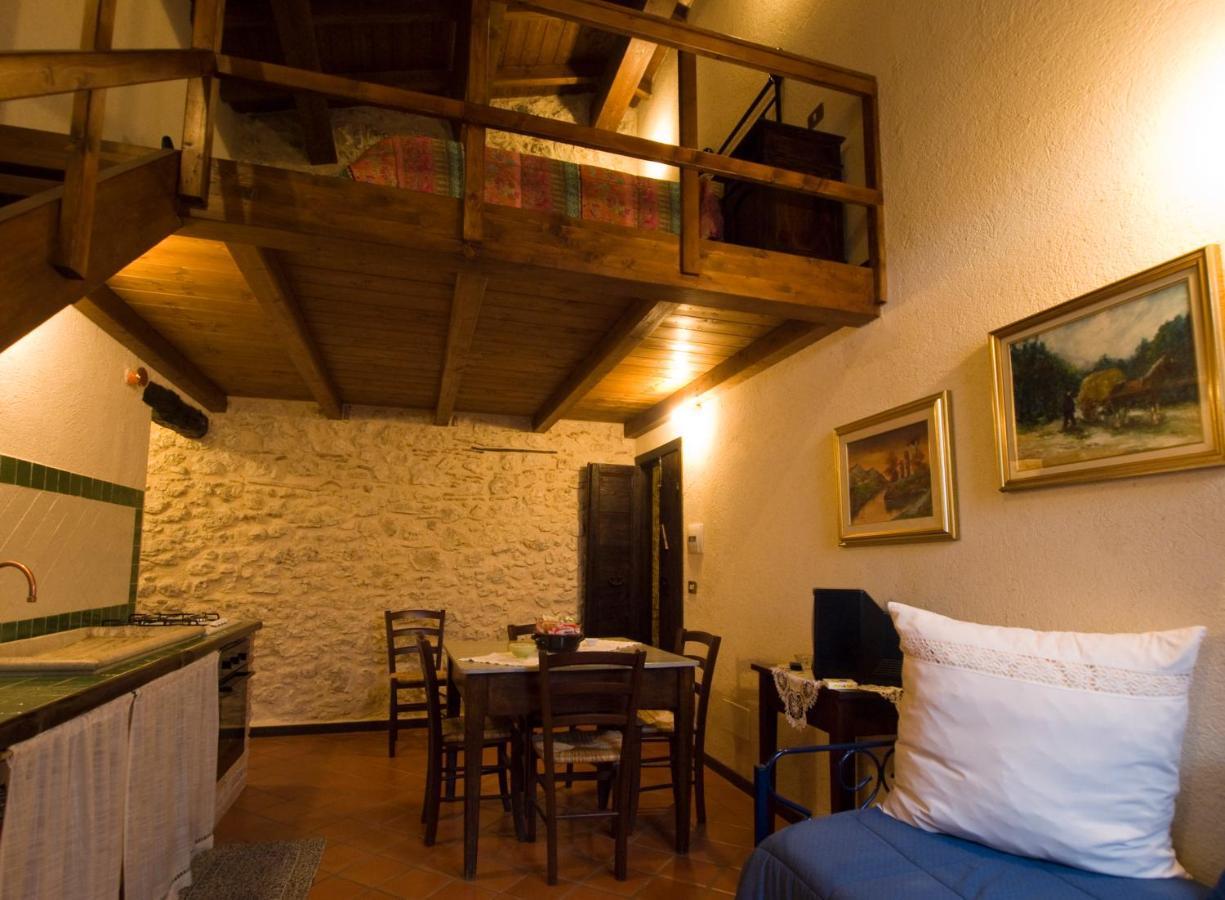 La Casa Su Le Dimore Del Borgo Santo Stefano Di Sessanio Exterior foto